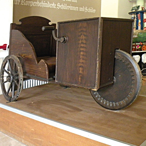 Farfler Wagen, Wichernhaus Altdorf (Foto: Wikipedia/Wikimedia Commons, © Vitold Muratov)